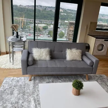 2 Bedrooms, 2 Bathrooms Stunning Penthouse View アパート