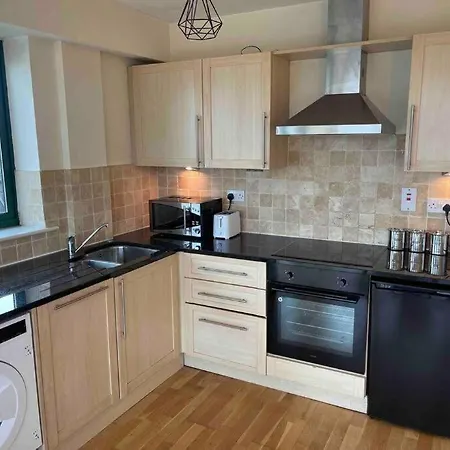 Apartment 2 Bedrooms, 2 Bathrooms Stunning Penthouse View