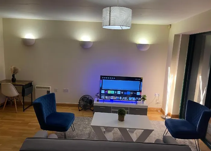 2 Bedrooms, 2 Bathrooms Stunning Penthouse View