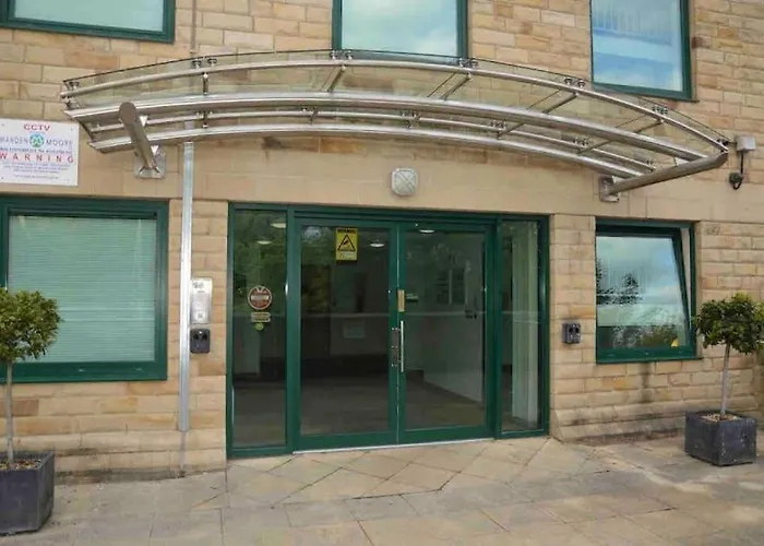 2 Bedrooms, 2 Bathrooms Stunning Penthouse View Bradford (West Yorkshire)