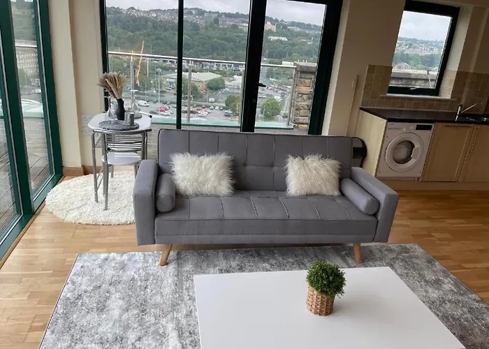 2 Bedrooms, 2 Bathrooms Stunning Penthouse View Апартаменты